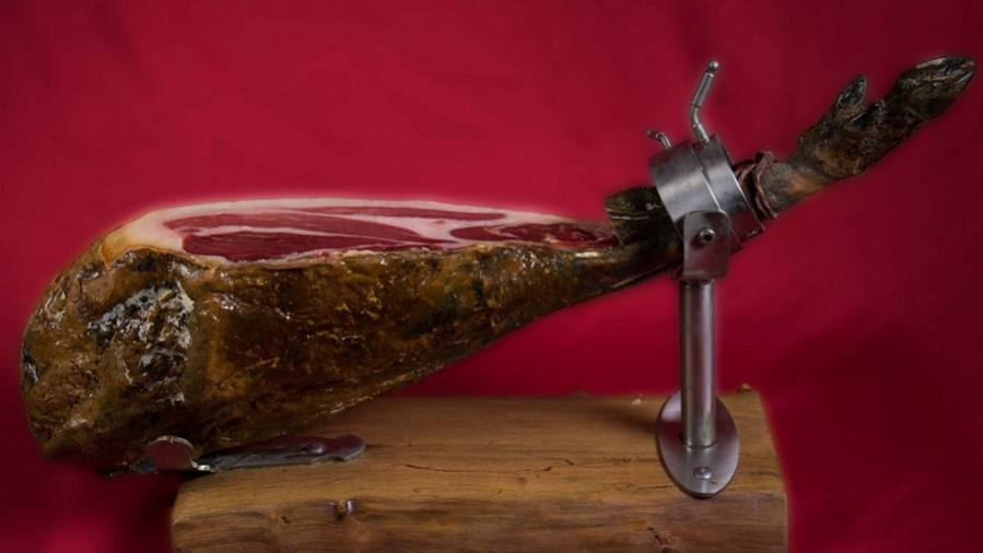 Qué diferencia hay entre pata negra y jamón Ibérico? - Cortegana Ibérico